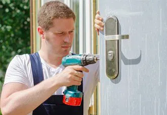 New York Lock And Key New York, NY 212-457-2518 - 5a-Lock-Changing