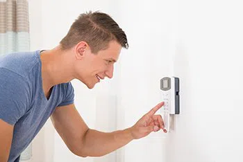 New York Lock And Key New York, NY 212-457-2518 - 9a-lock-installation